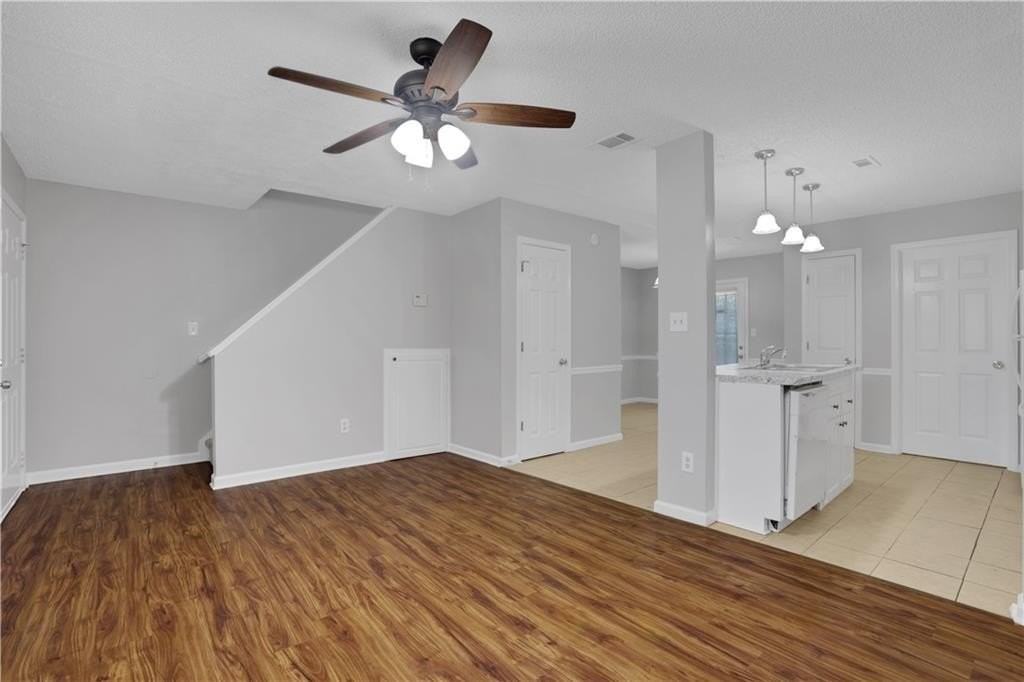 1338 N Hampton Dr - Photo 6 of 30