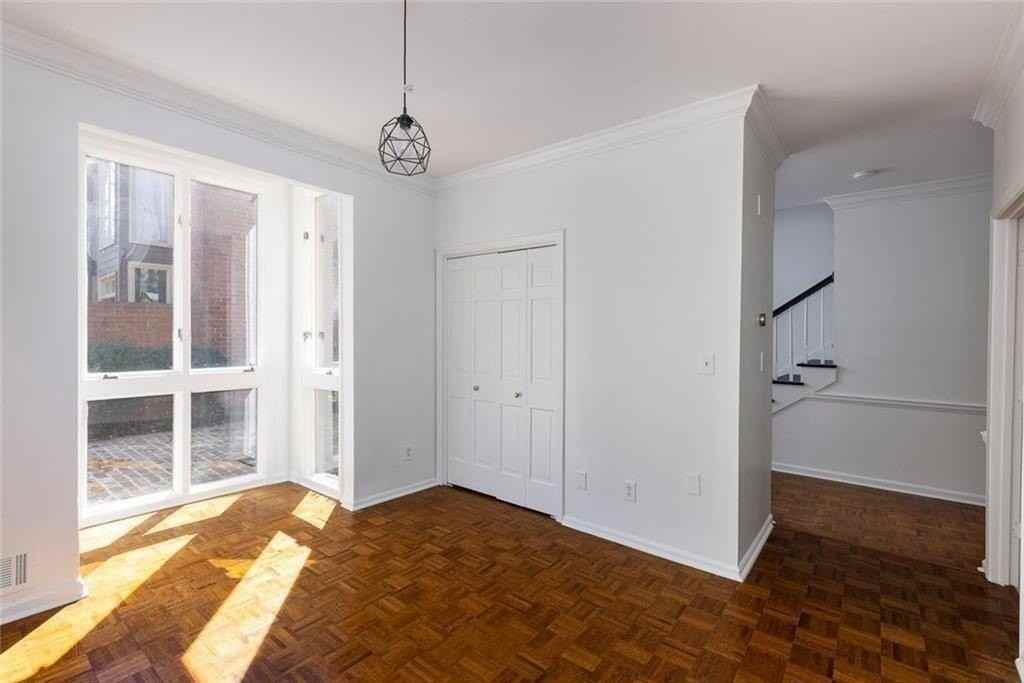 49 Willow Gln - Photo 5 of 37