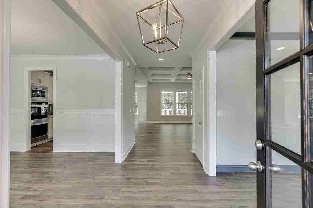 5580 Suwanee Dam Rd - Photo 3 of 35