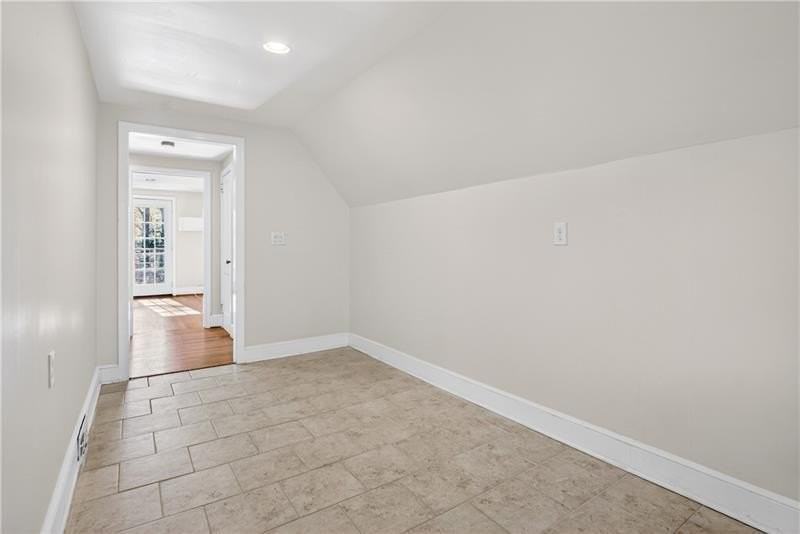 613 Pelham Rd Ne - Photo 2 of 24