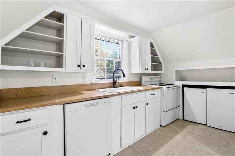 613 Pelham Rd Ne - Photo 4 of 24