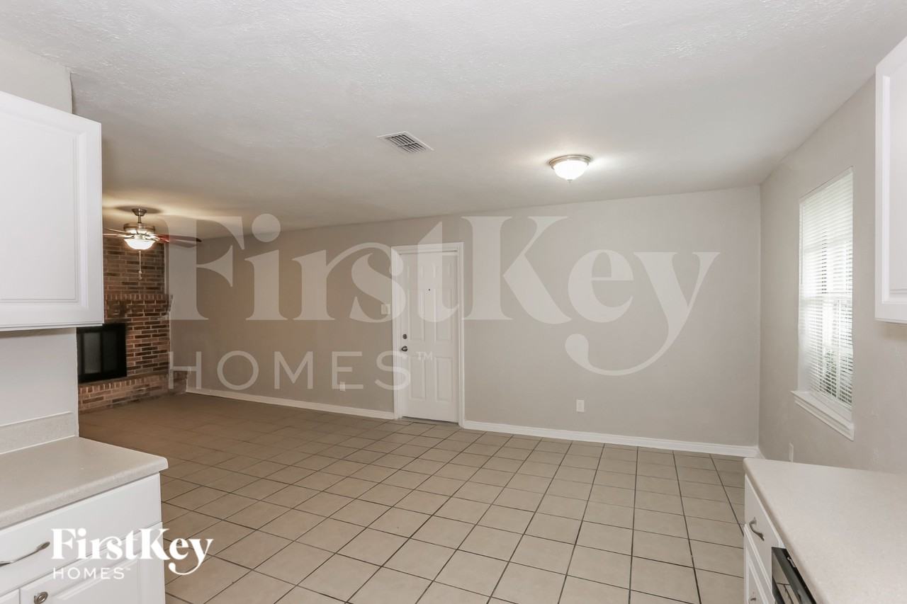 115 Brook Hollow Dr - Photo 2 of 20