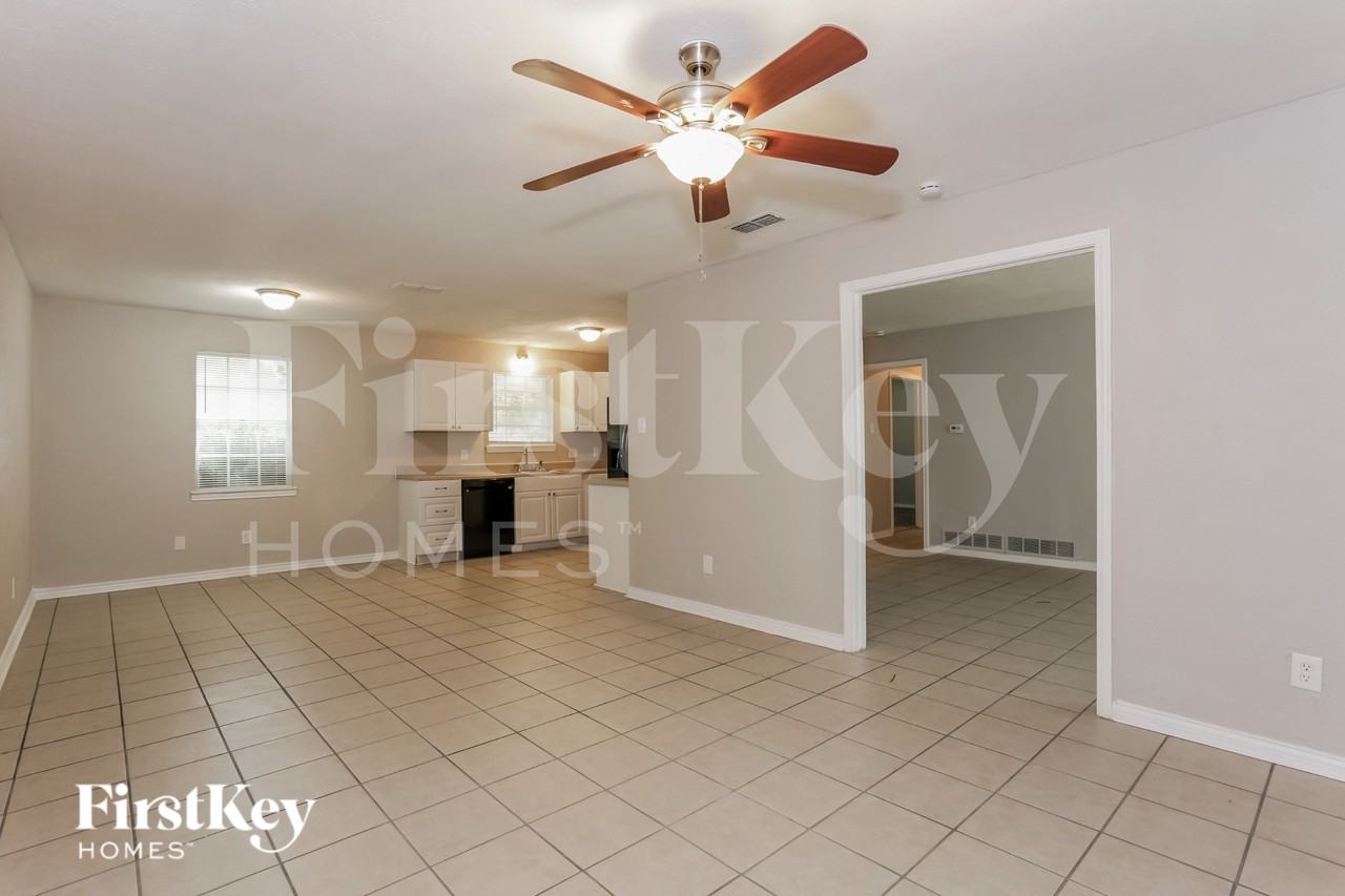 115 Brook Hollow Dr - Photo 4 of 20