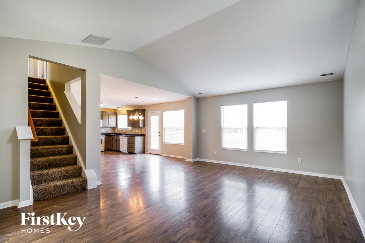17 Shady Creek Ln - Photo 3 of 15