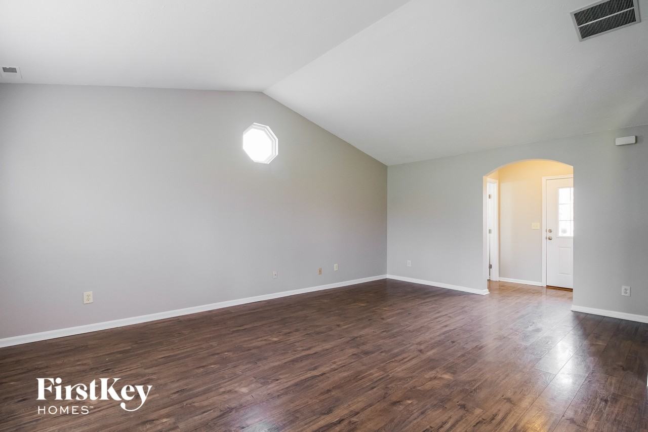 17 Shady Creek Ln - Photo 4 of 15