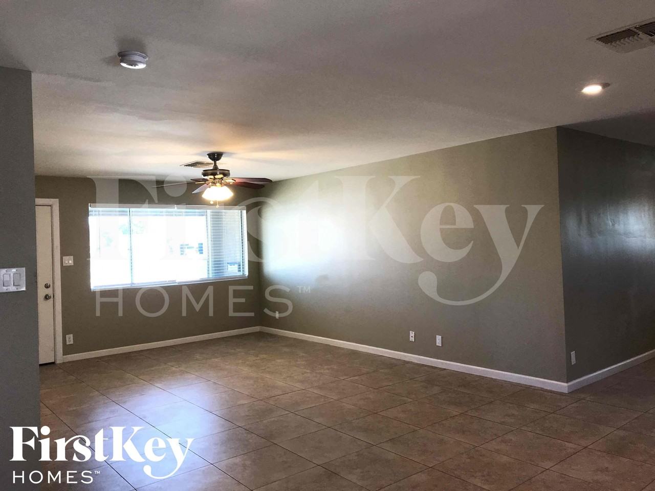 8802 N 35th Dr - Photo 4 of 25