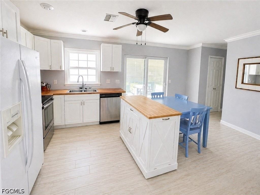2079 E Tobago Cir - Photo 3 of 9