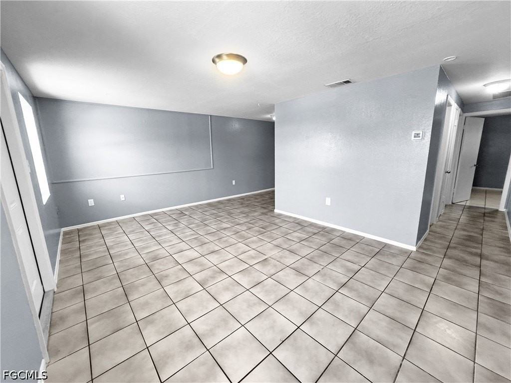 6617 Warwick Cir - Photo 6 of 33