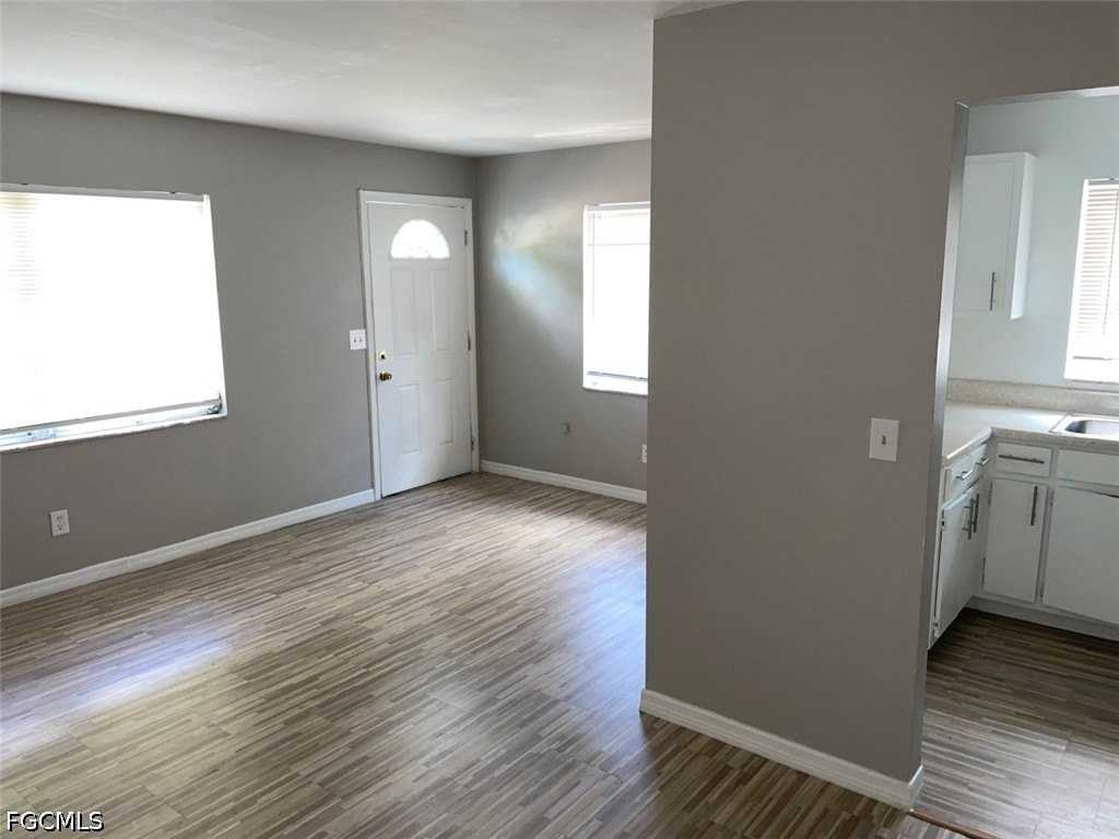 2243 Euclid Ave - Photo 2 of 14