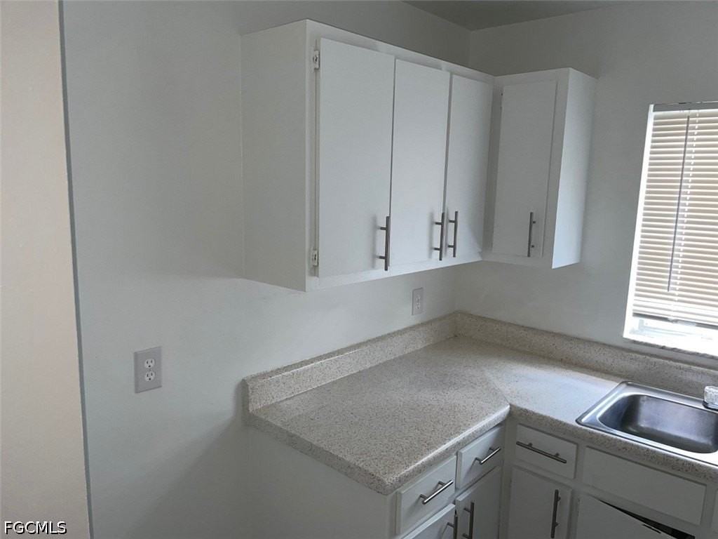2243 Euclid Ave - Photo 6 of 14