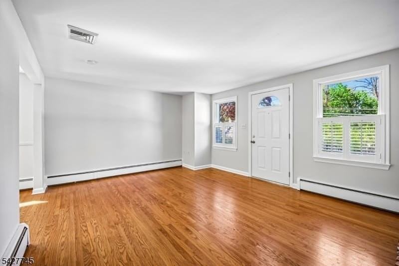 32 Center St - Photo 3 of 27
