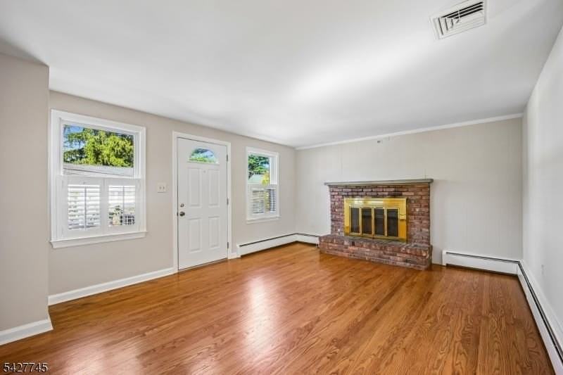 32 Center St - Photo 4 of 27