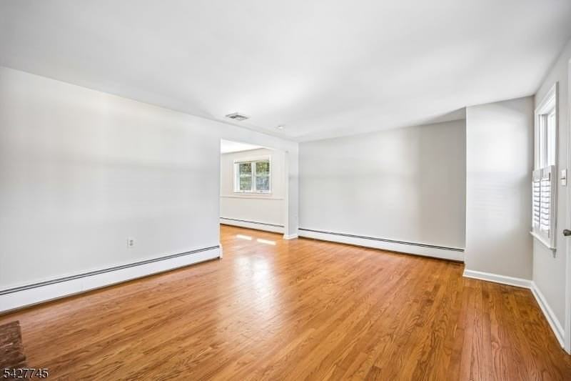 32 Center St - Photo 5 of 27