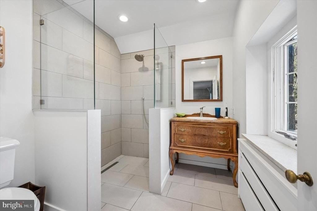 35 Llanberris Rd - Photo 5 of 16