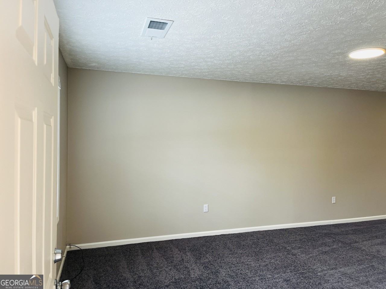 1075 Eastview Rd Ne #A - Photo 3 of 21