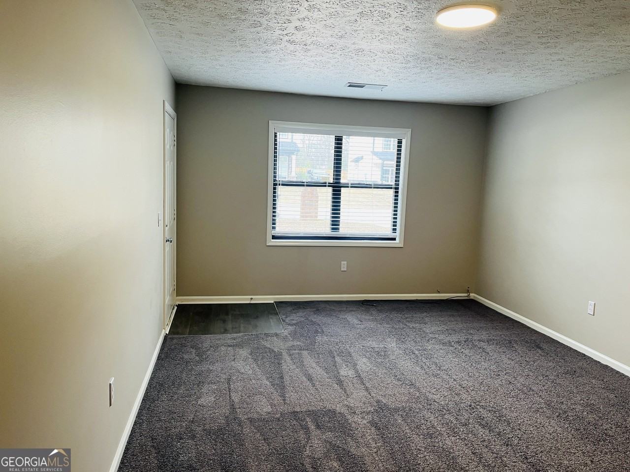 1075 Eastview Rd Ne #A - Photo 5 of 21