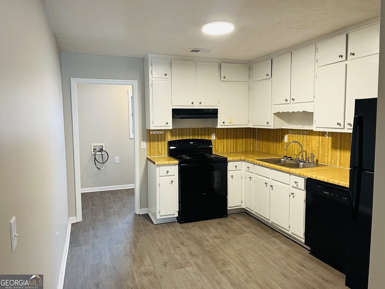 1075 Eastview Rd Ne #A - Photo 6 of 21