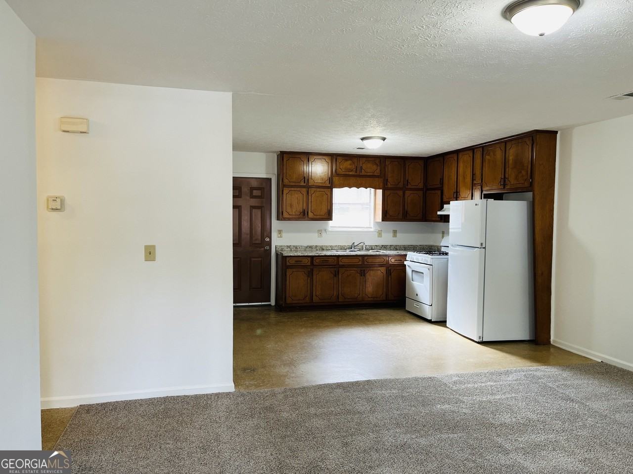814 E Tinsley St #814 - Photo 2 of 13