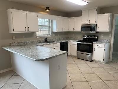 1589 Forest Ave - Photo 5 of 33