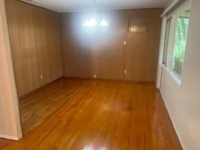 1411 Greenbrier Dr - Photo 3 of 11