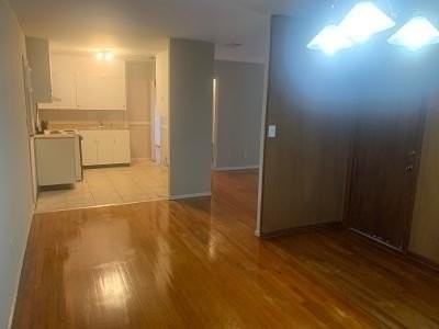 1411 Greenbrier Dr - Photo 4 of 11