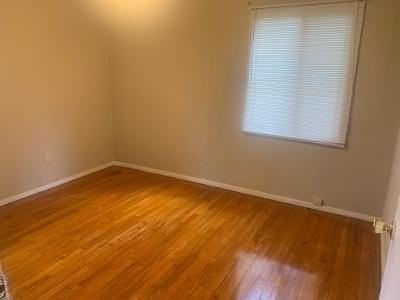 1411 Greenbrier Dr - Photo 7 of 11