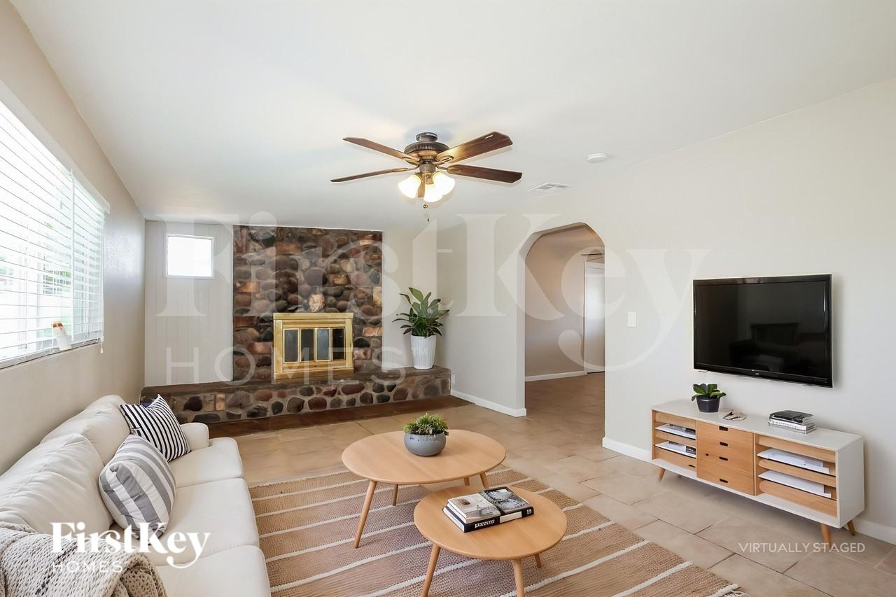 4138 E Bluefield Ave - Photo 6 of 19