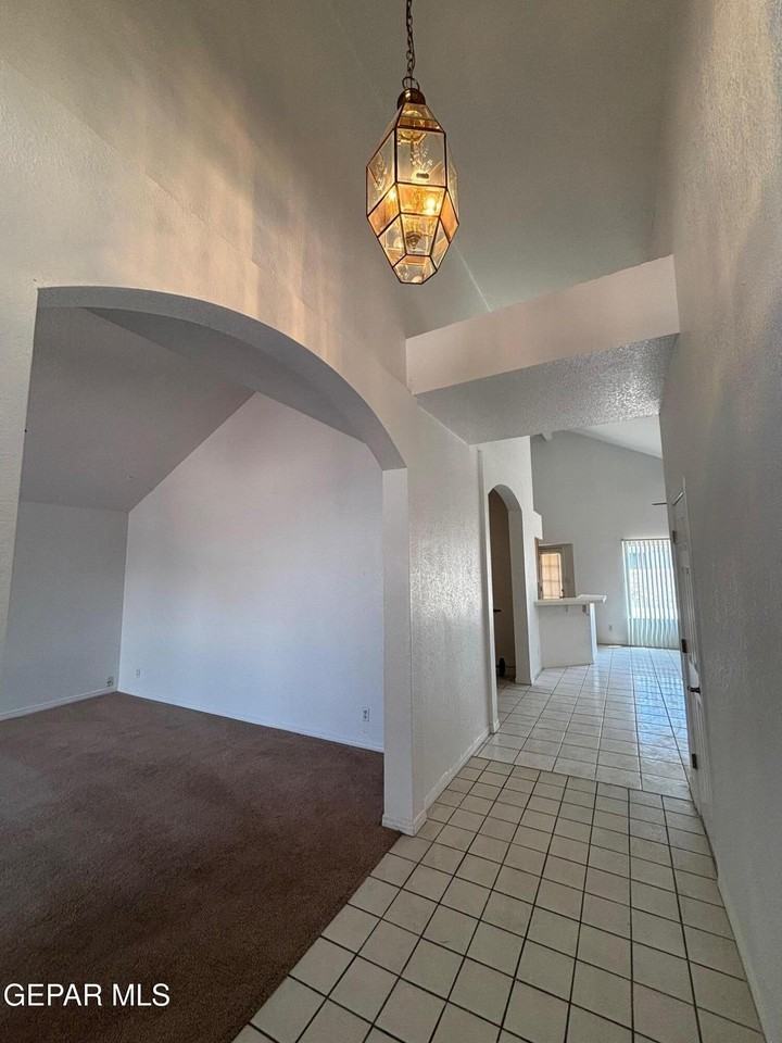 7660 Le Conte Dr - Photo 4 of 17