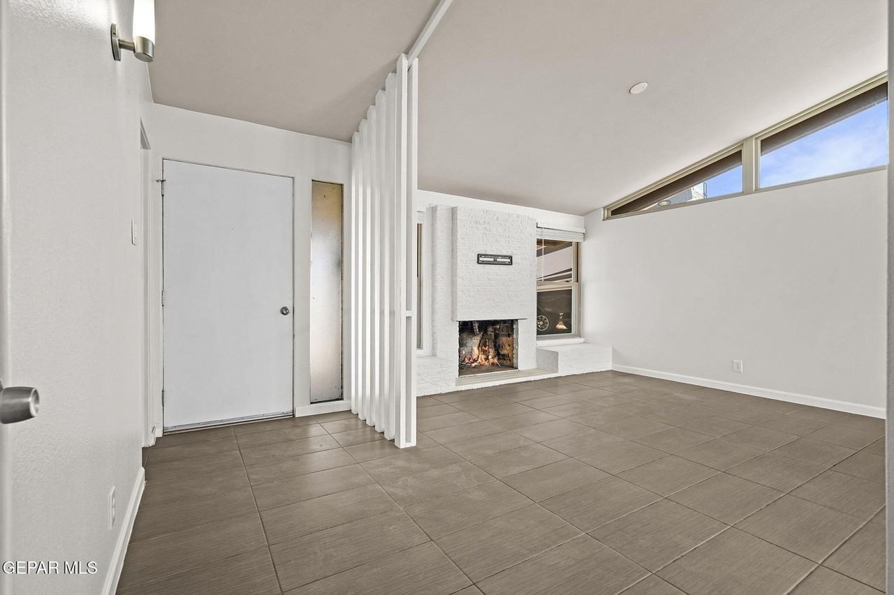 5825 Parkmont Pl - Photo 7 of 32