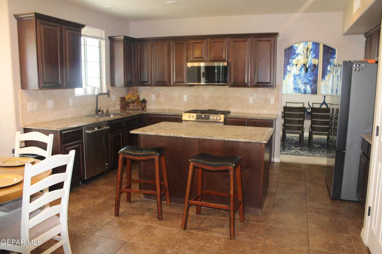 376 Emerald Park Dr - Photo 4 of 23