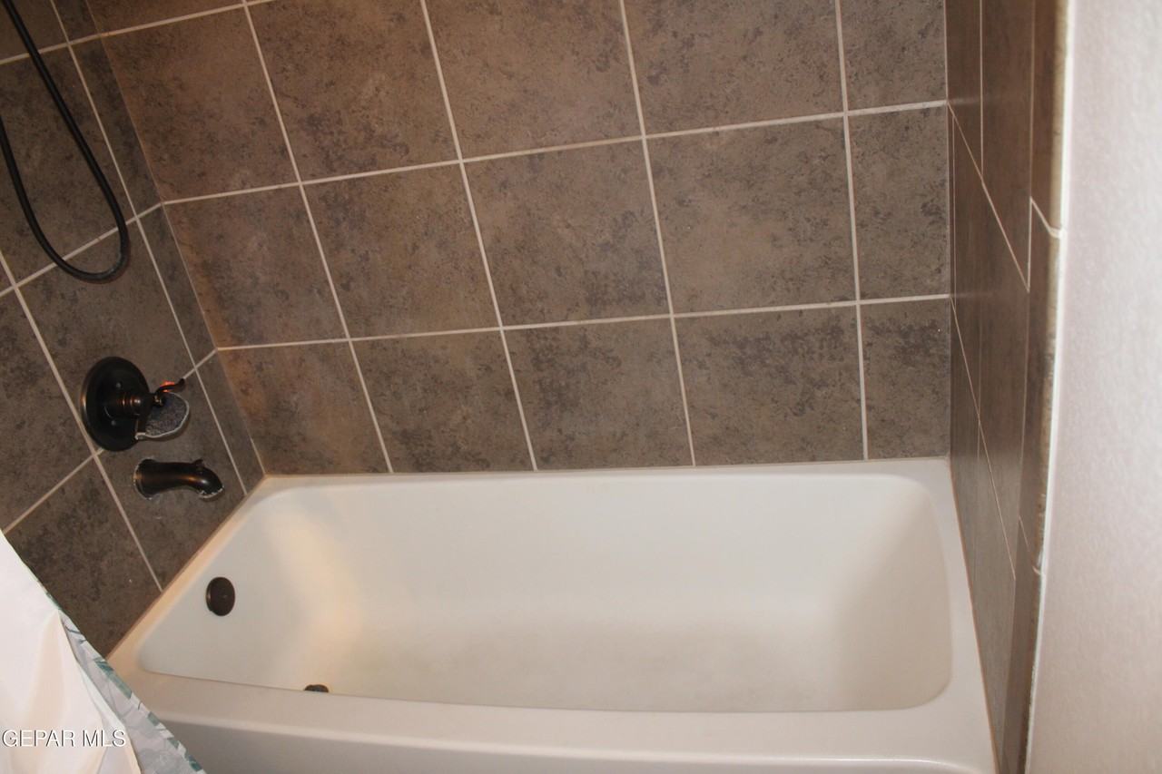 376 Emerald Park Dr - Photo 7 of 23