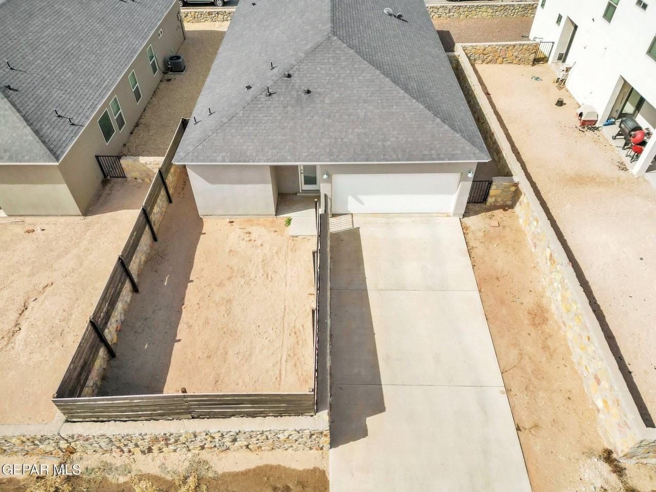 2028 Tim Foster St - Photo 5 of 19