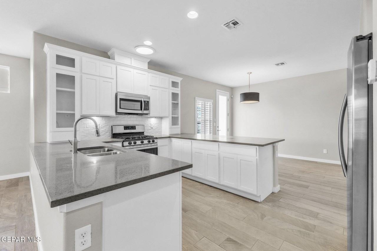 2028 Tim Foster St - Photo 6 of 19