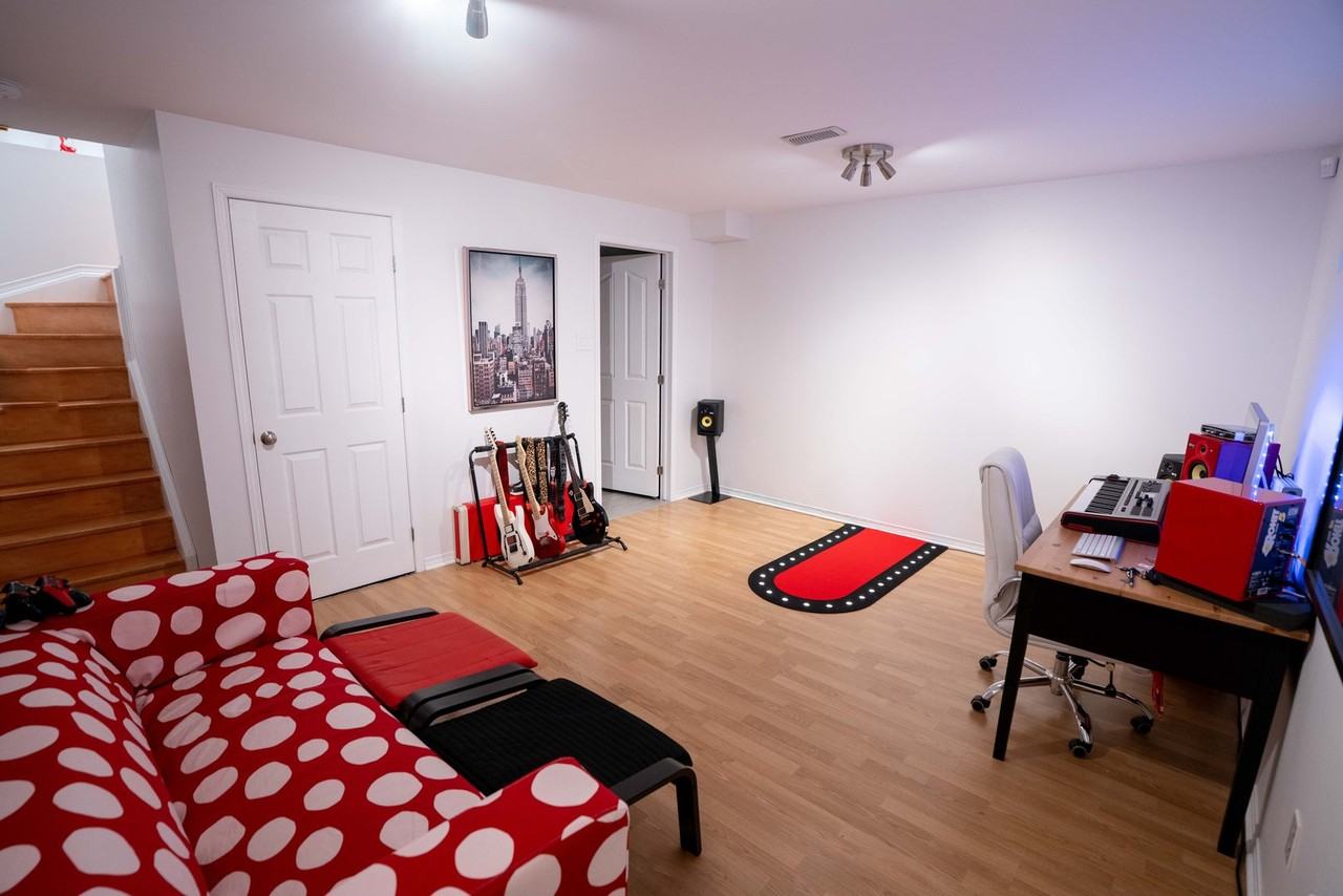 607 Rue A.-Gibeault - Photo 2 of 14