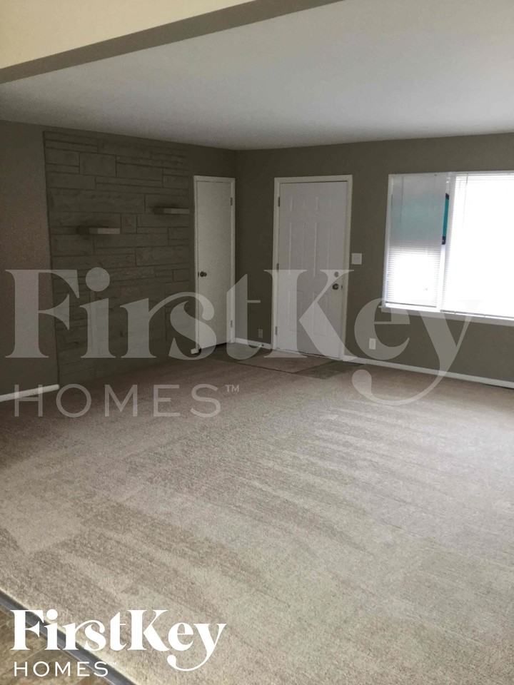 221 N High School Rd - Photo 2 of 12
