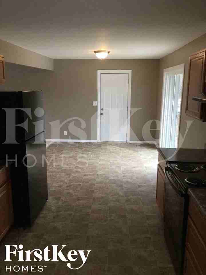 221 N High School Rd - Photo 6 of 12