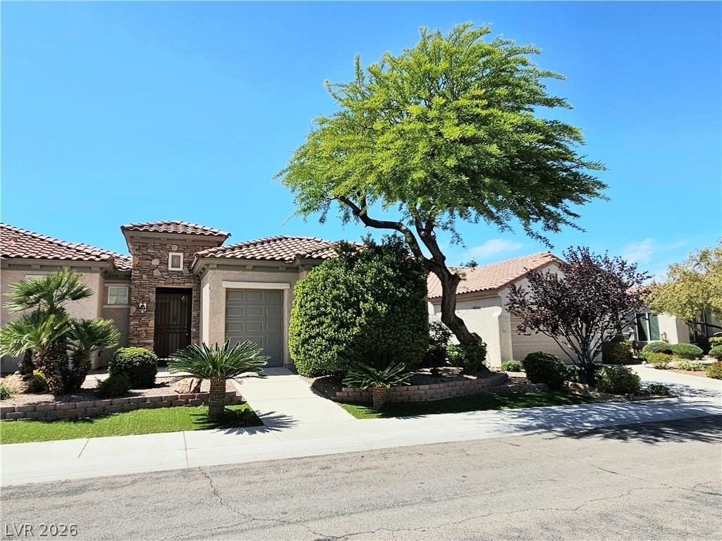2139 Twin Falls Dr - Photo 4 of 50