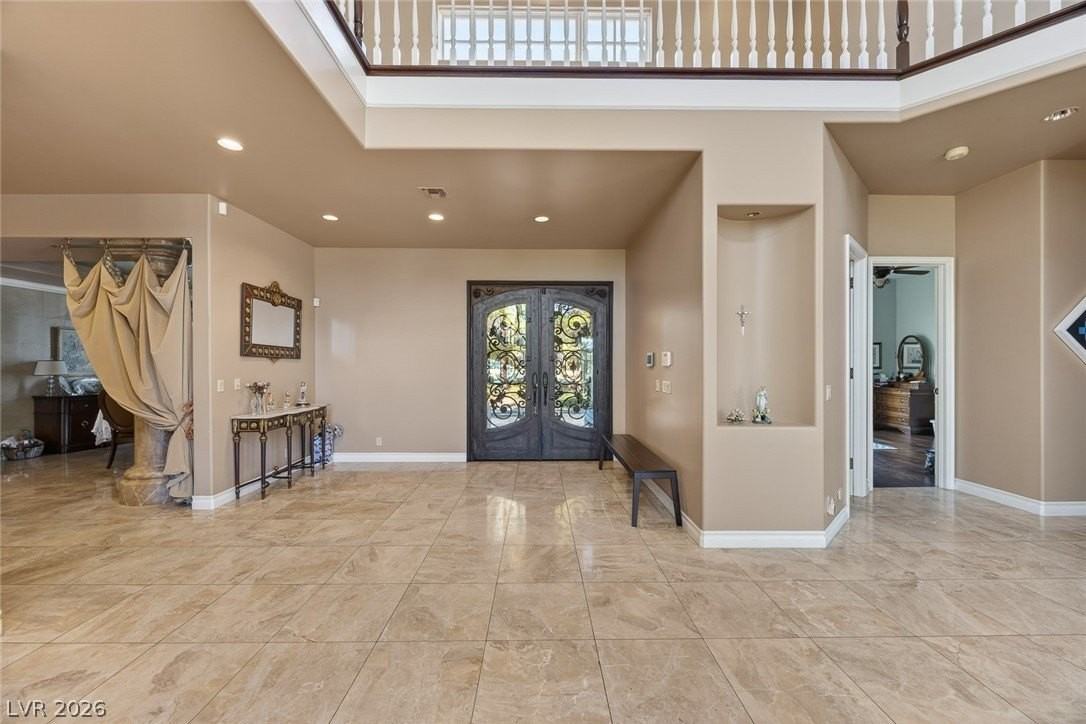 22 Burning Tree Ct - Photo 4 of 32