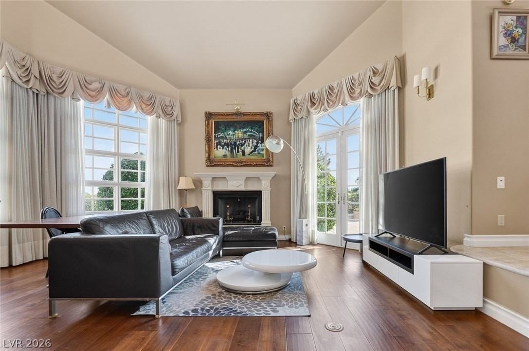 22 Burning Tree Ct - Photo 7 of 32