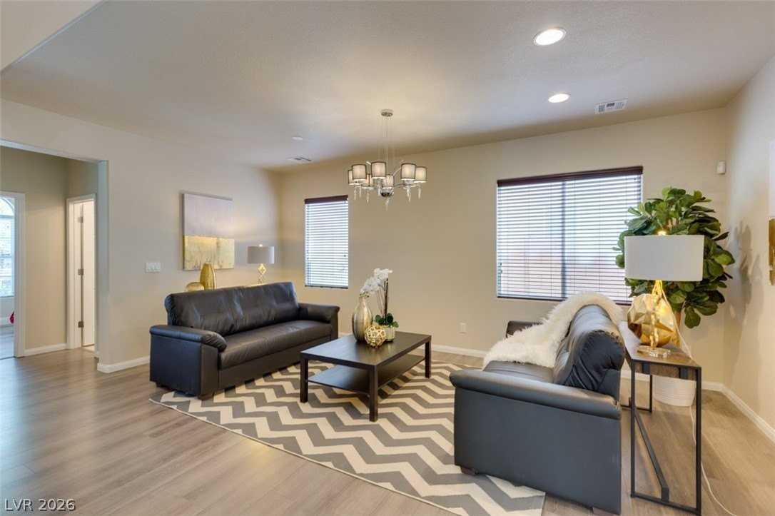 3305 Umbria Gardens Ave - Photo 4 of 31