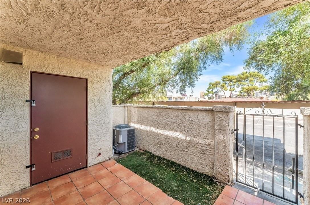 3683 Lucido Dr #24 - Photo 4 of 19