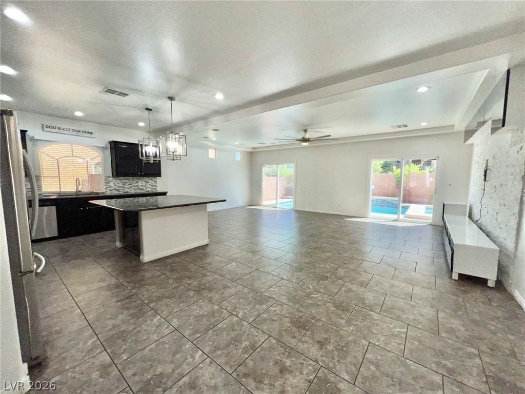 8412 Golden Amber St - Photo 5 of 32