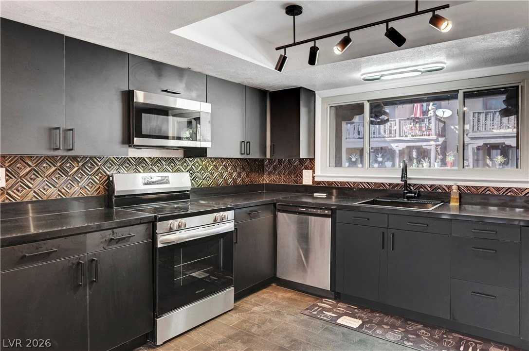 2871 Calle Del Oro - Photo 2 of 37
