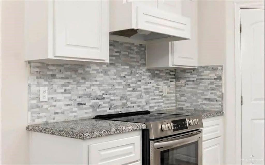 3132 Zurich Ave - Photo 2 of 14