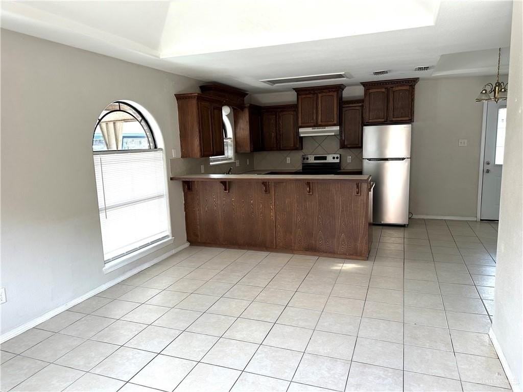1806 S Linden St - Photo 4 of 14