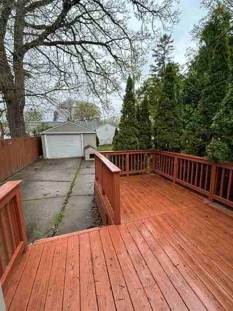 24235 Lexington Ave - Photo 2 of 16