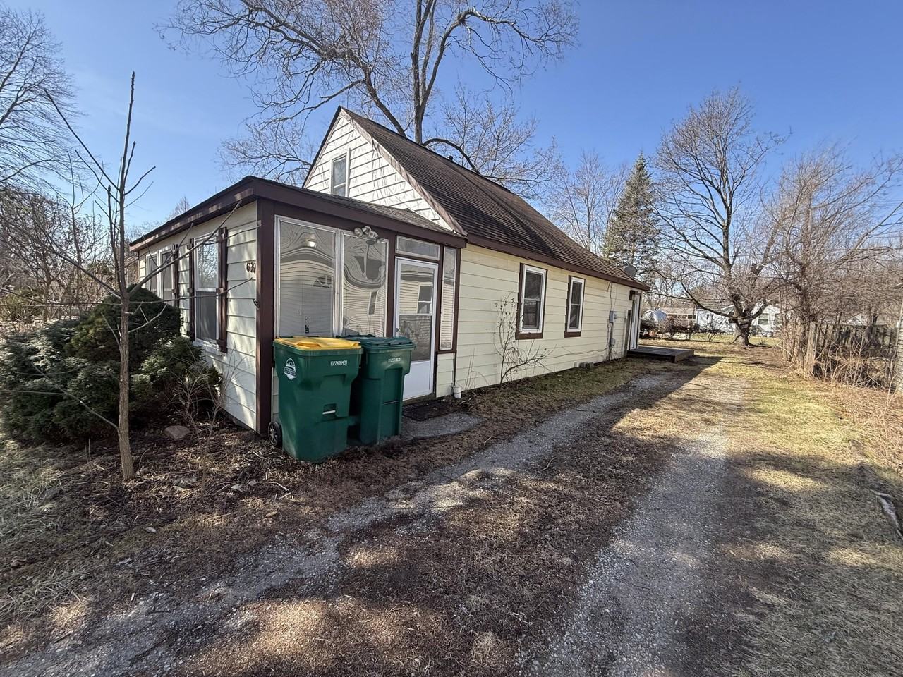 633 Bagley Ave - Photo 4 of 36