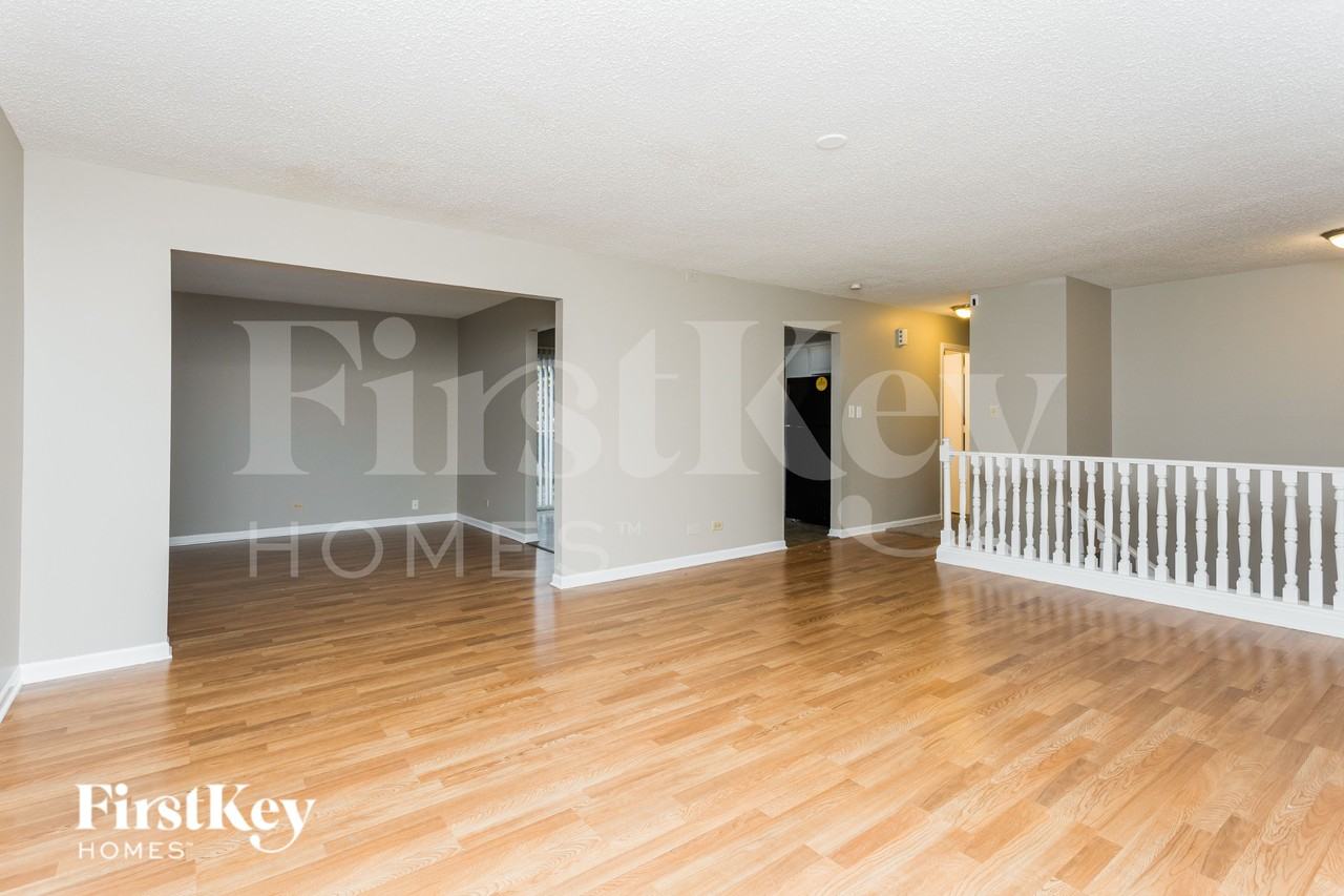 1220 Lehnertz Cir - Photo 3 of 16