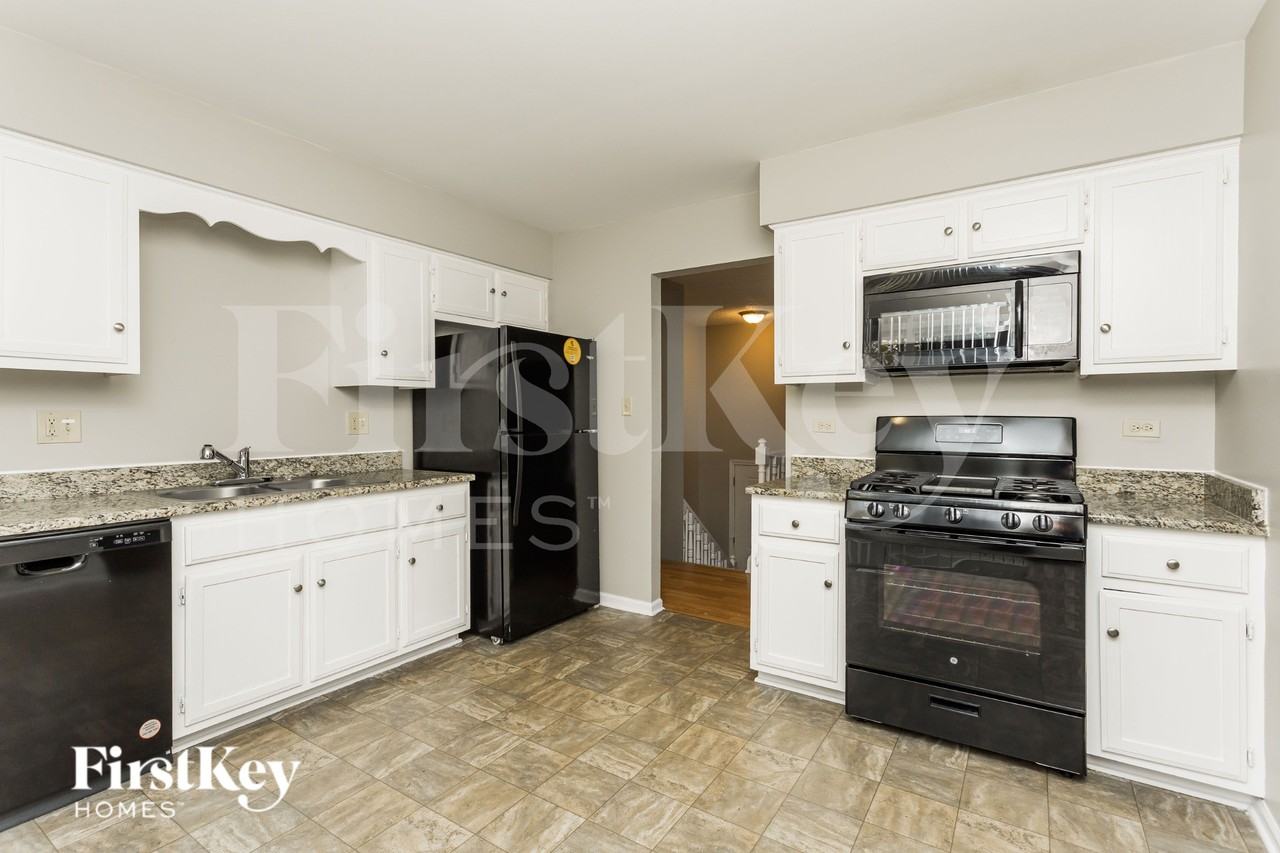 1220 Lehnertz Cir - Photo 5 of 16