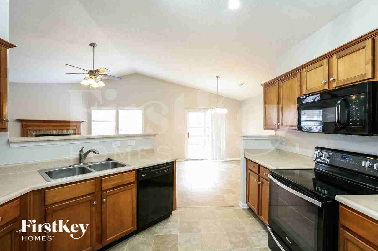 12168 Lindley Dr - Photo 6 of 15